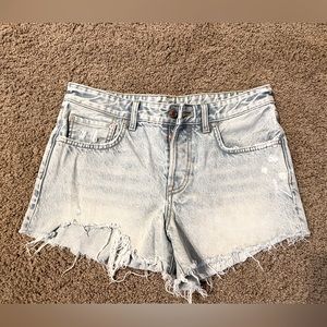 Free People frayed jean shorts size 28